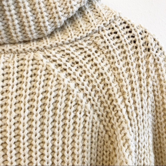 MOON & MADISON NWT Cropped Cowl Neck Knit Sweater Size Small in Cream - Picture 4 of 13